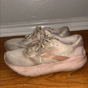 Brooks Women's Tan Running Shoes